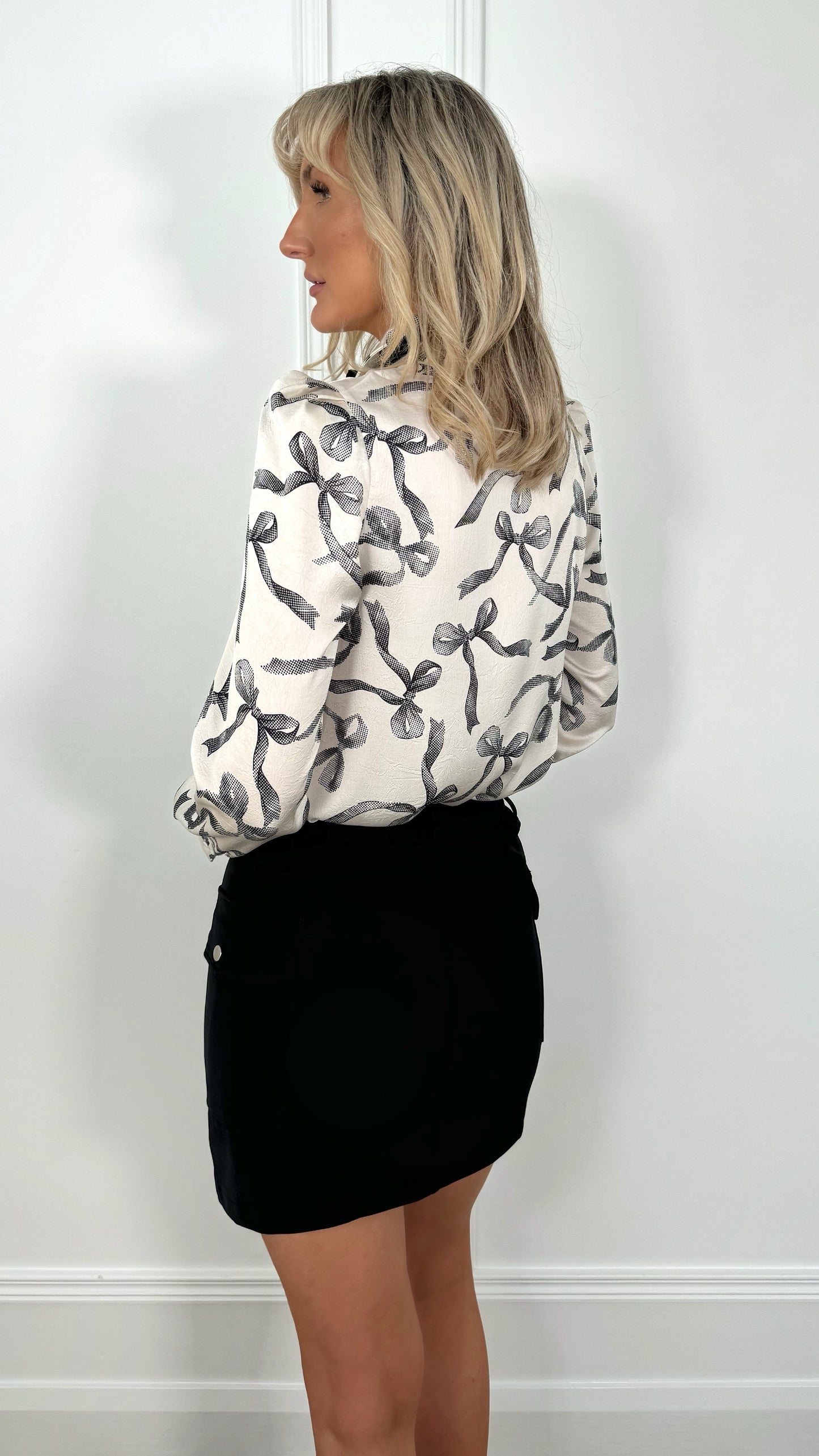 Niahm Beige Bowknot Print Shirt