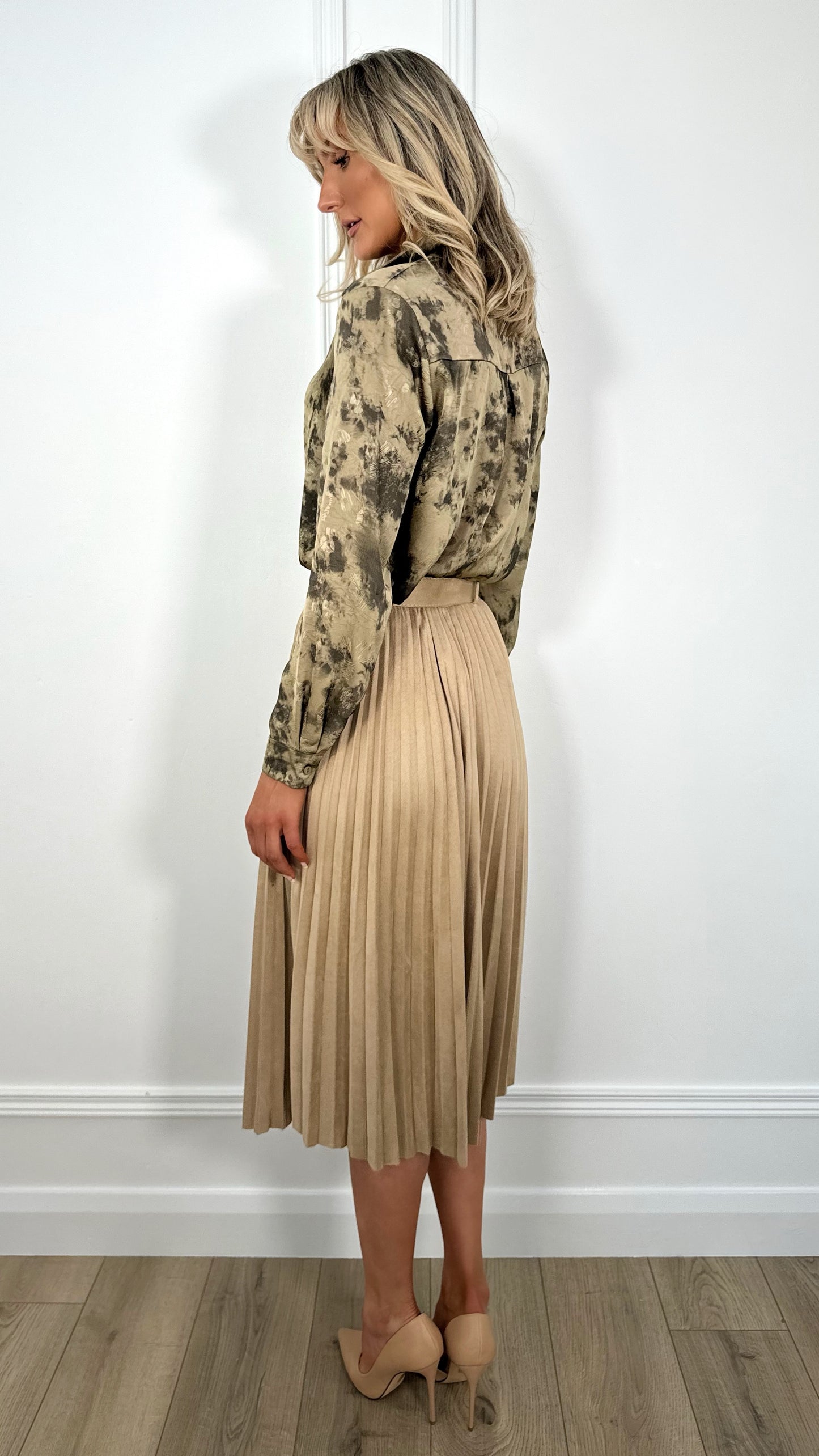 Bella Beige Belted Pleated Skirt