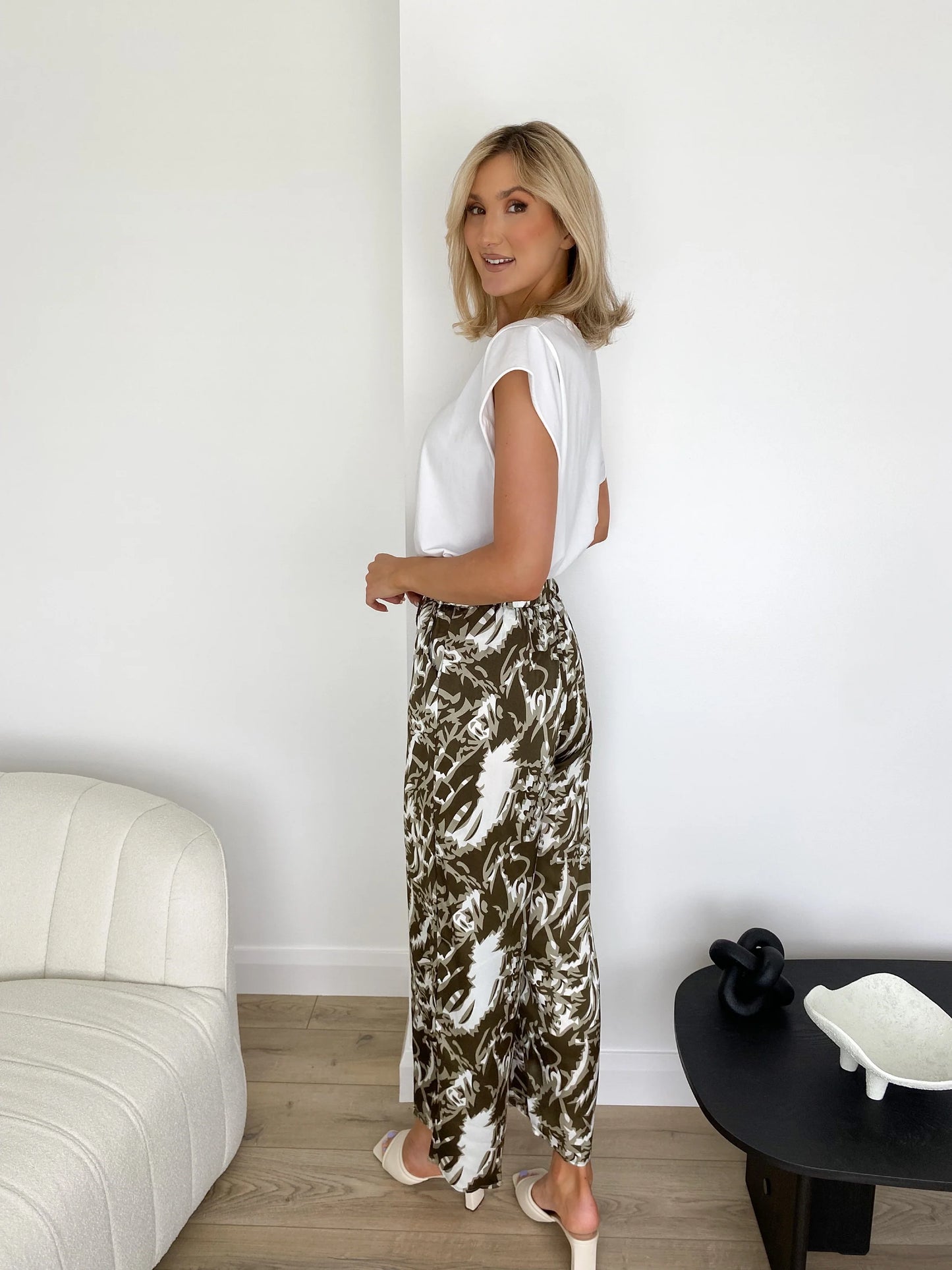 Isabella Wide Legs Printed Belted Trousers - Khaki