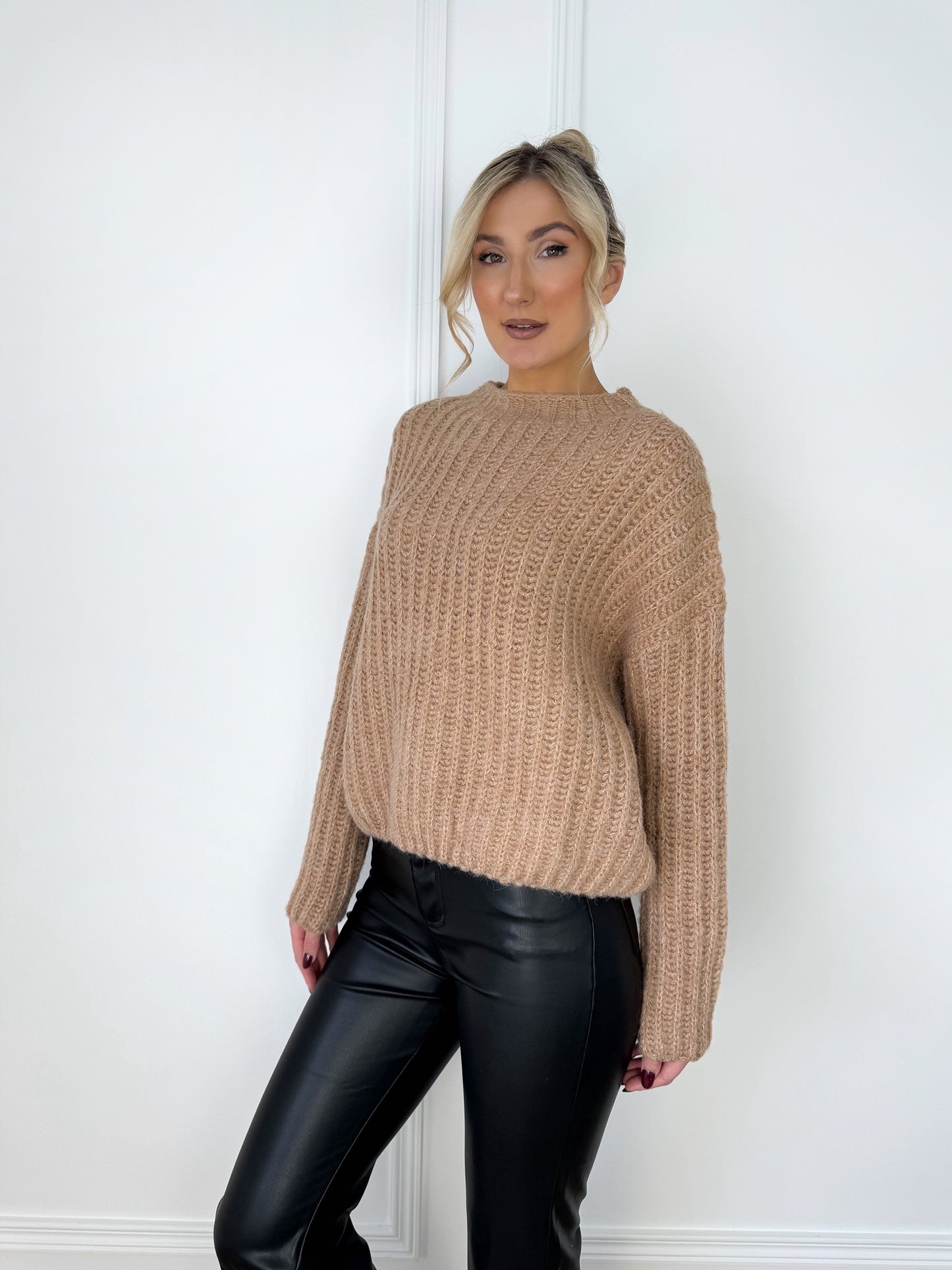 Round Neck Knit Jumper - Light Brown