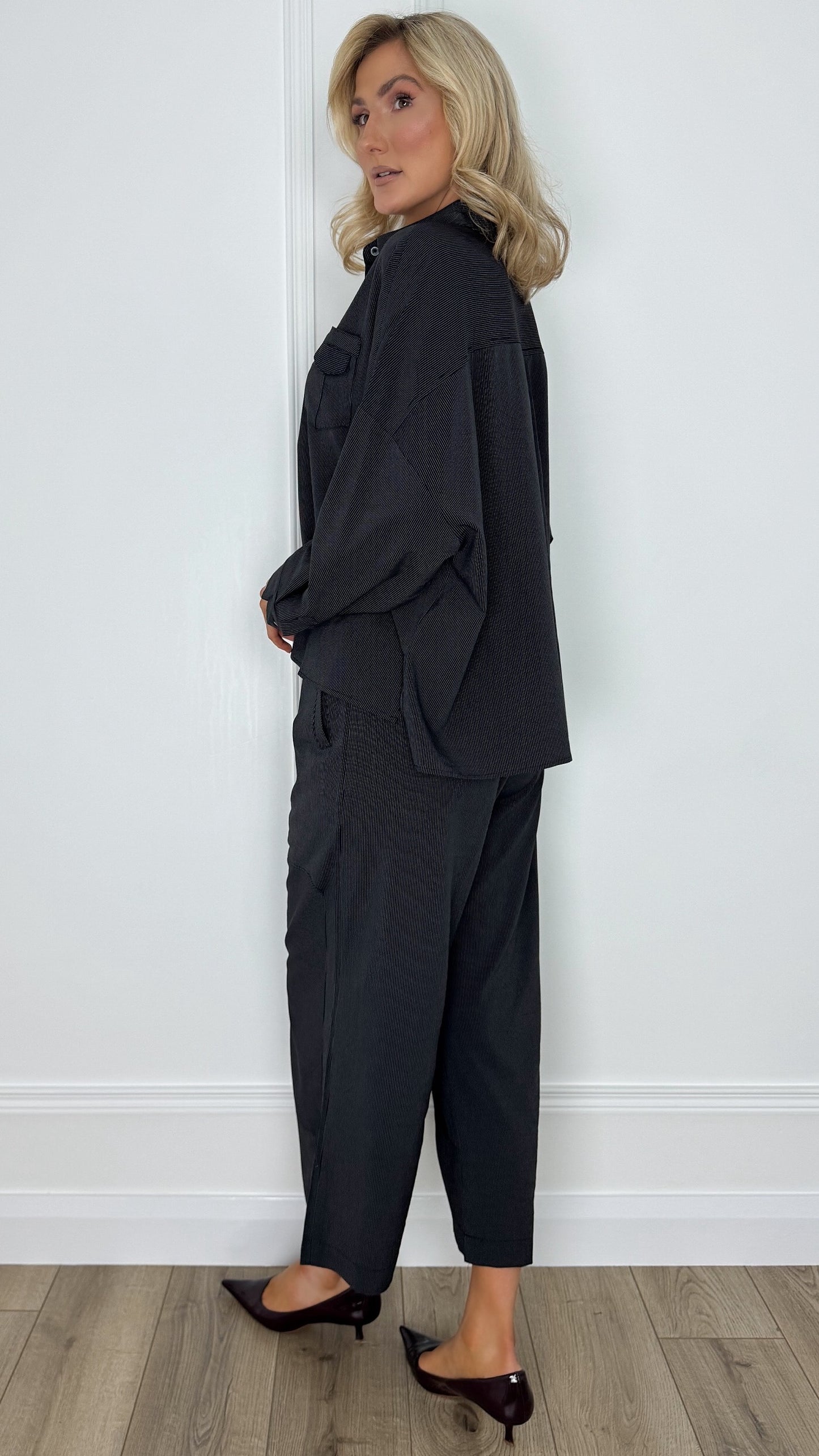 Tanya Stiped Wide Crop Leg Trousers - Black