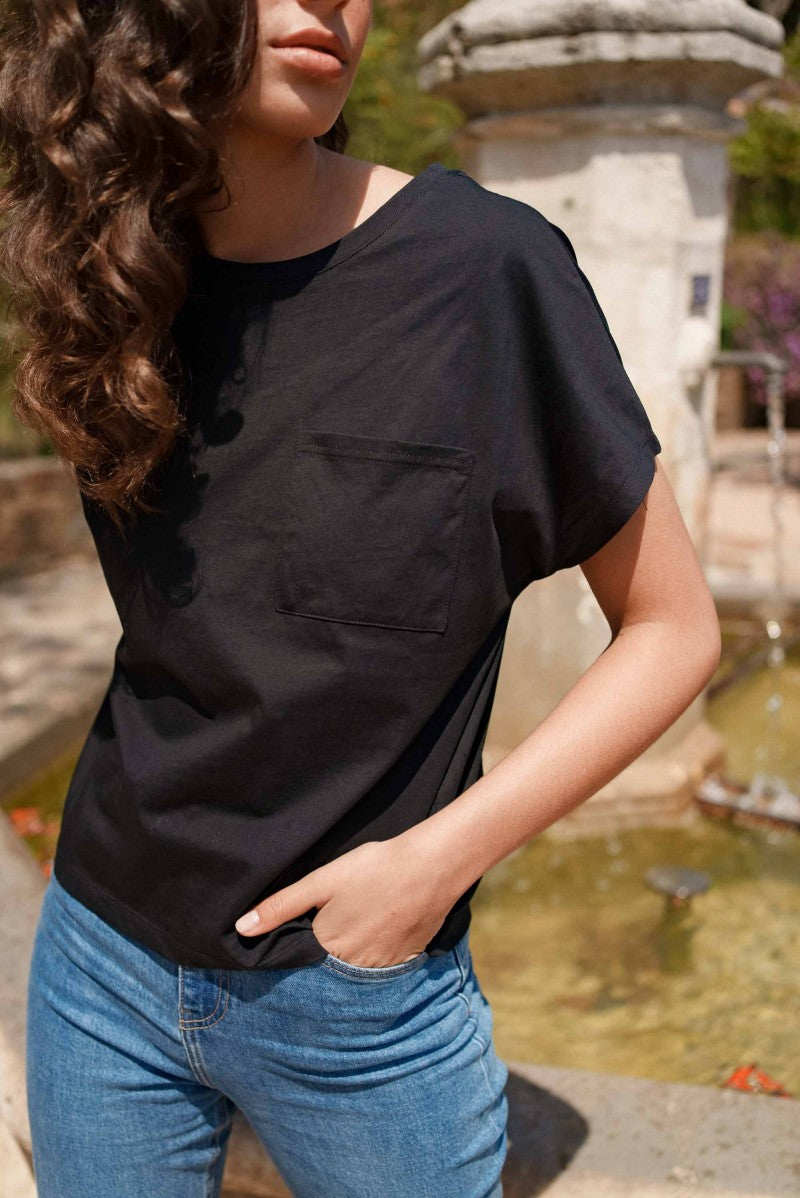 Talia T-shirt Front Pocket - Black