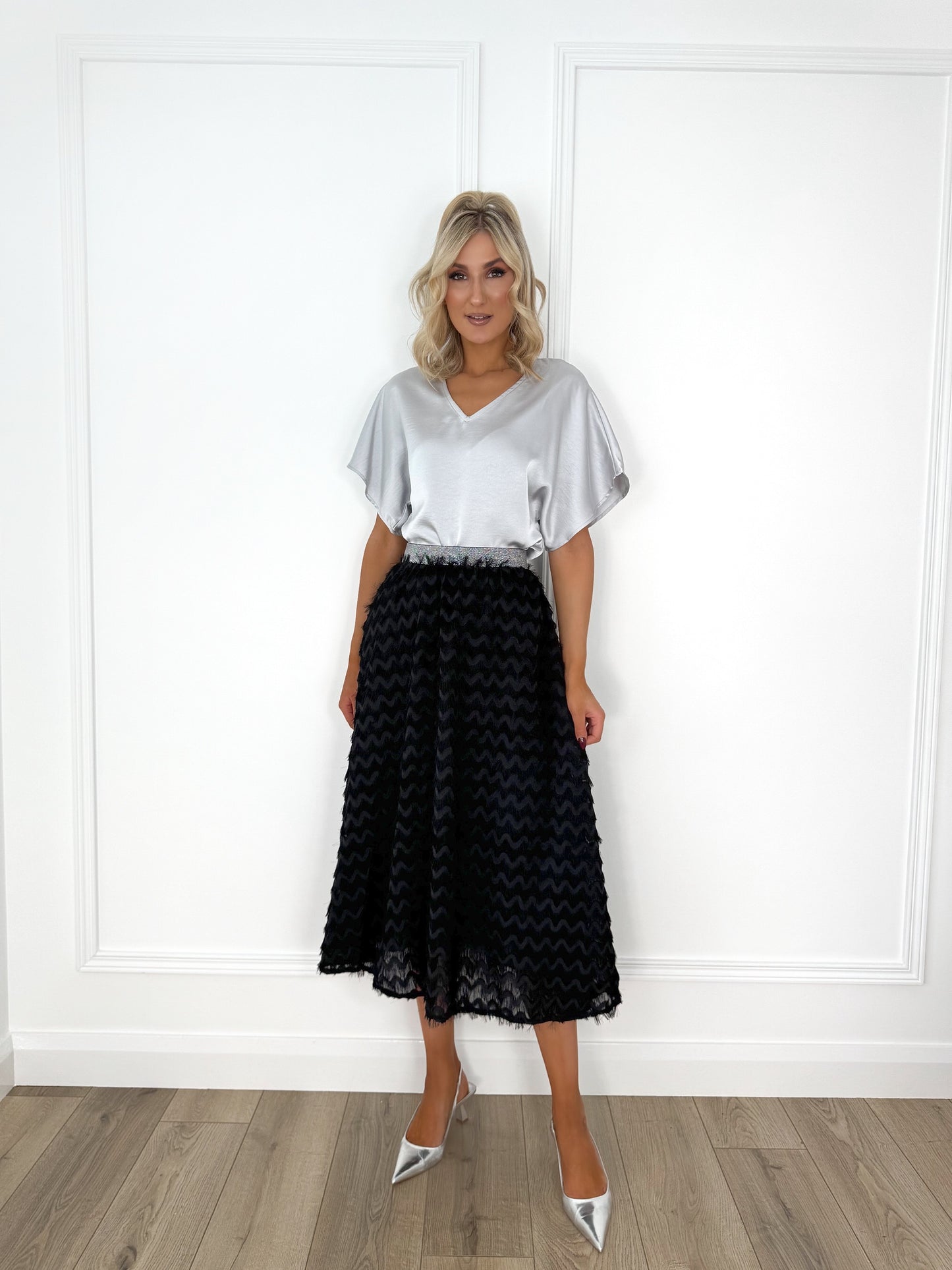 Mona Skirt with Wave Pattern - Black