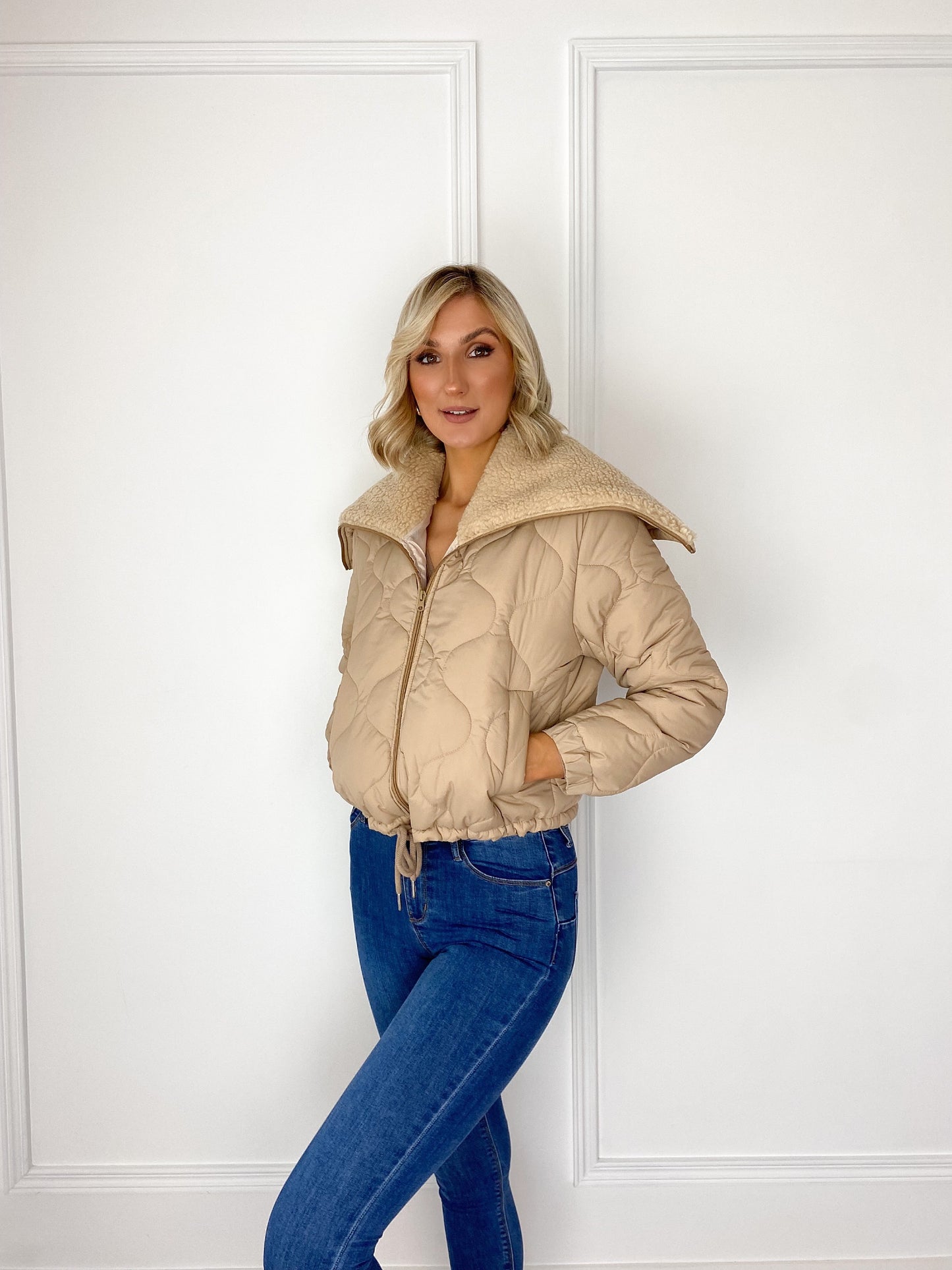 Cropped Puffer Jacket With Fur Lapel