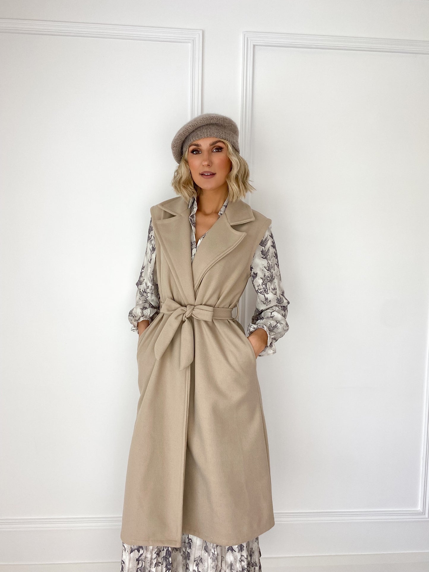 Belted Sleeveless Wool Trench Coat - Beige