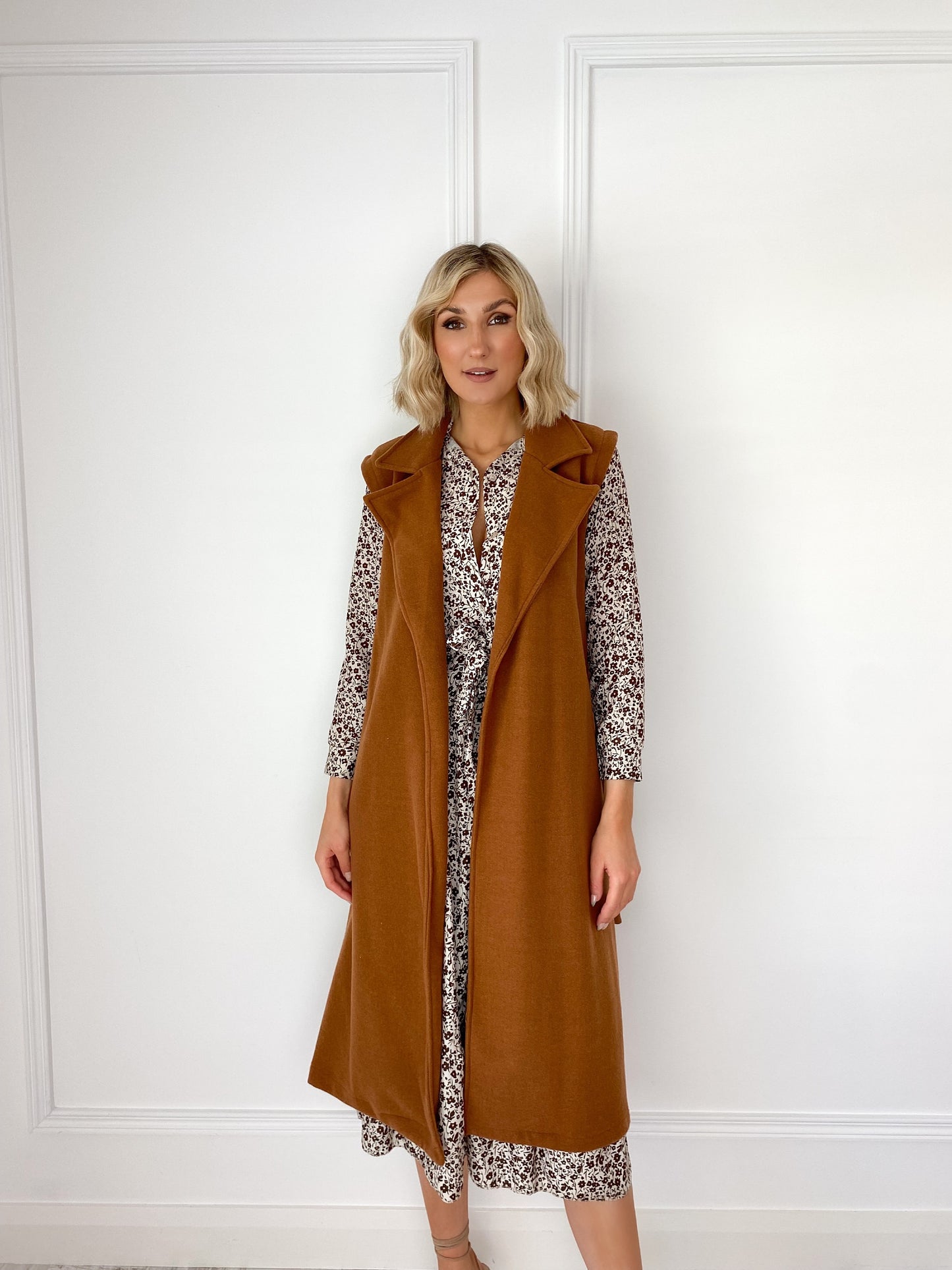 Belted Sleeveless Wool Trench Coat - Camel
