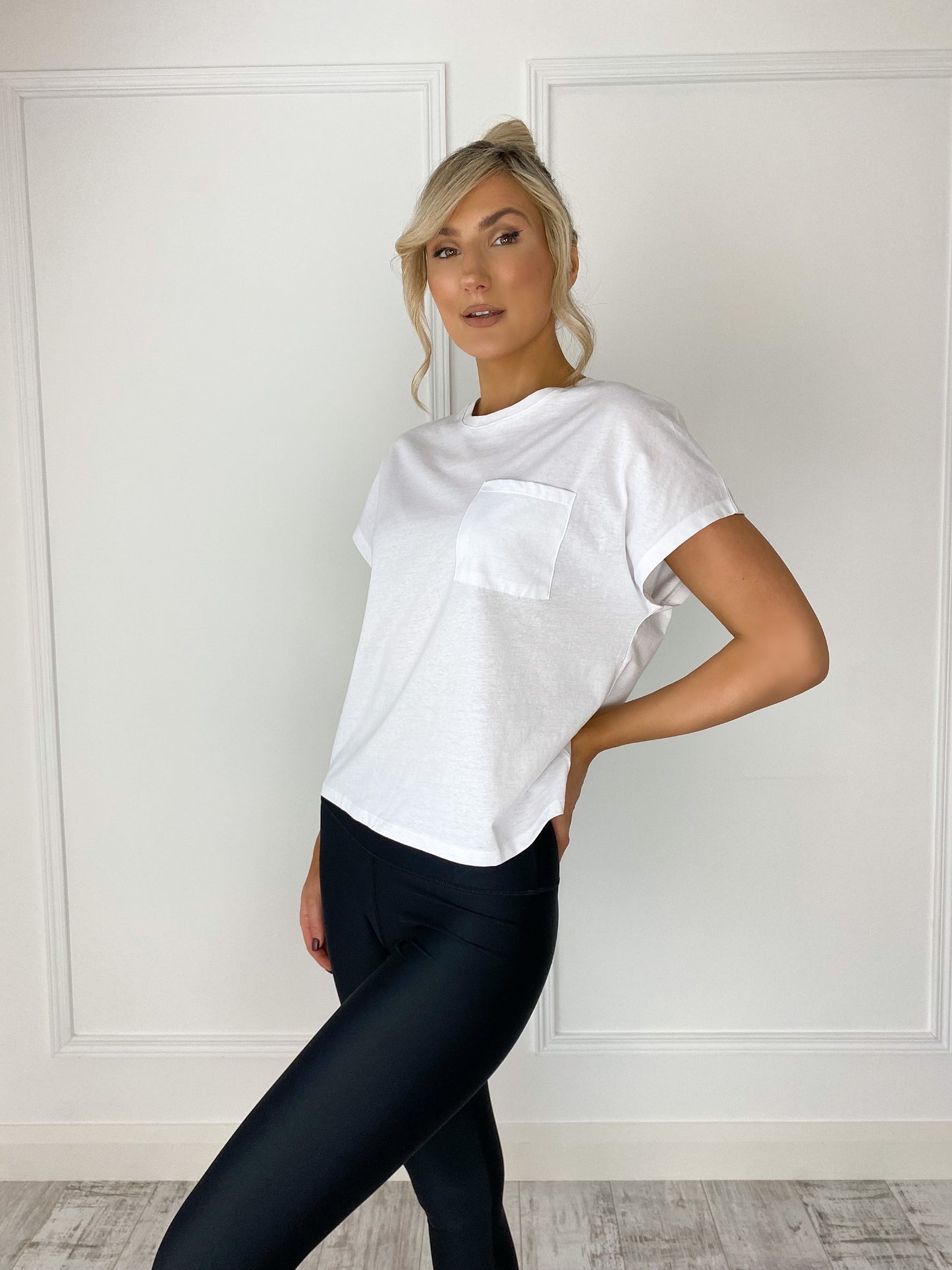 Talia T-shirt Front Pocket - White