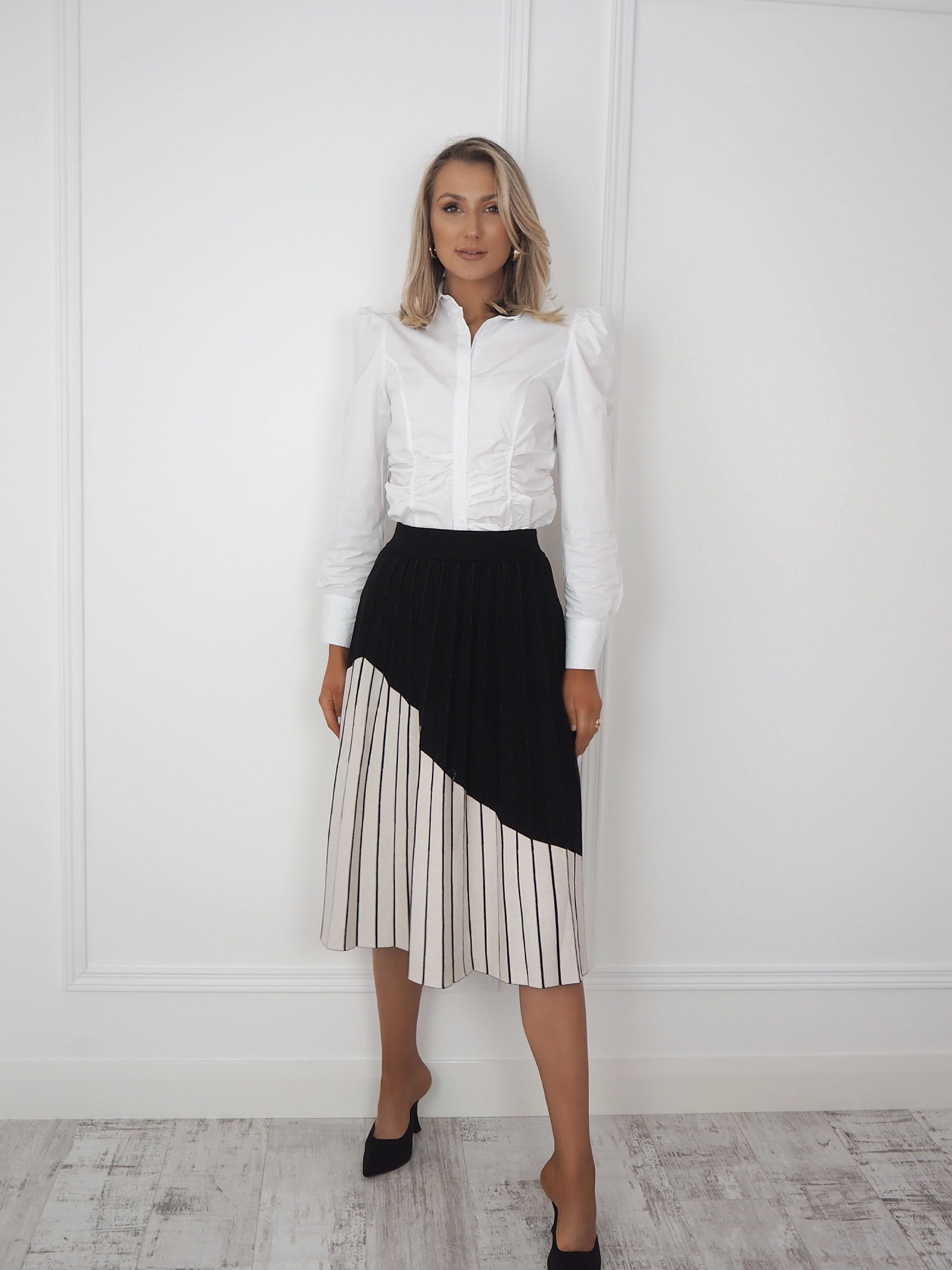 Black and White Abstract Print Pleated Skirt – Ontrendeu